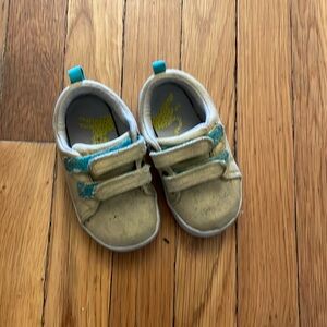 Yellow ten littles. Used condition. Size 7